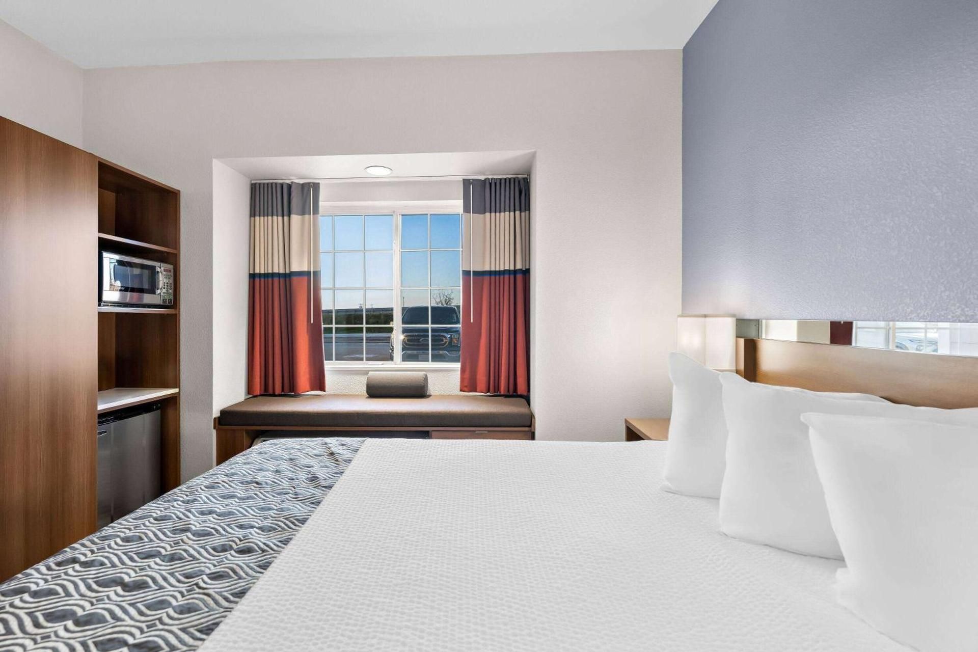 1 Queen Bed, Non-Smoking