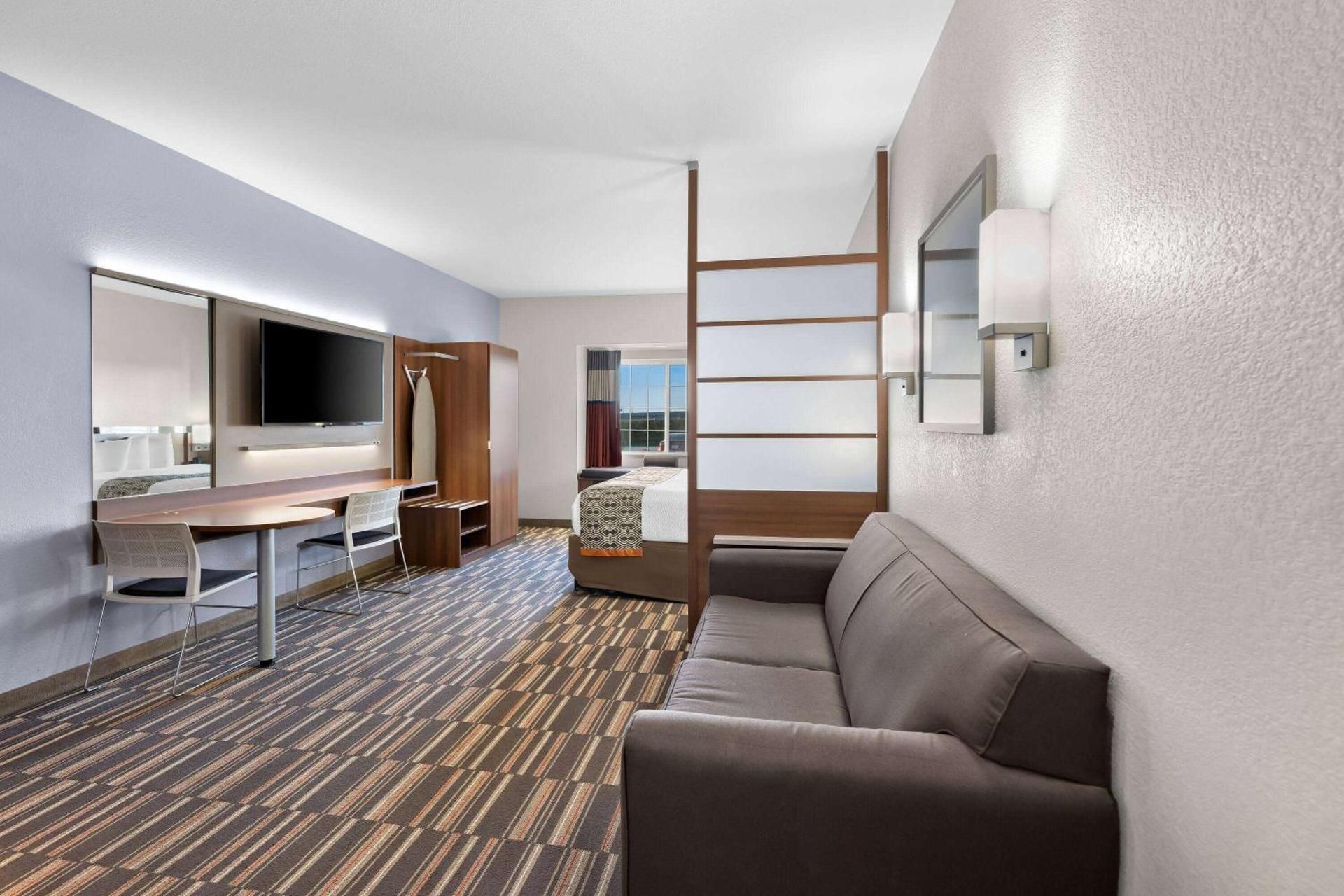 1 King Bed, Studio Suite, Non-Smoking