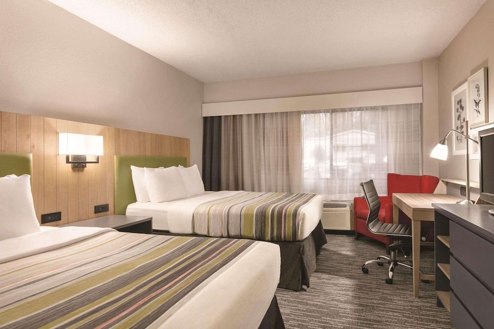 Room, 2 Queen Beds, Accessible, Non Smoking (Roll-in Shower)