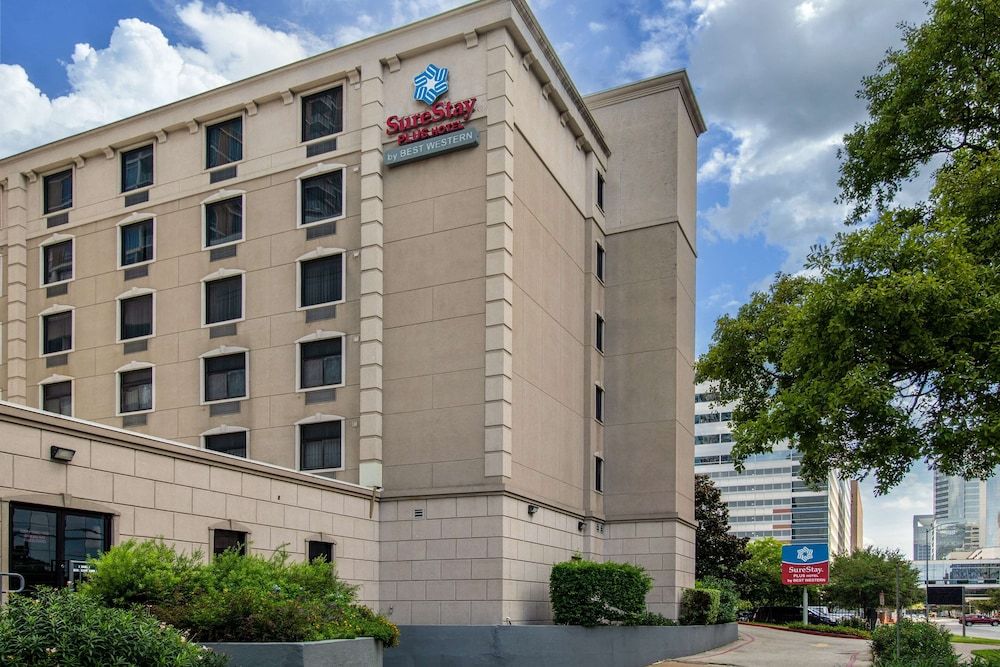 undefined SureStay Plus Hotel by Best Western Houston Medical Center 2