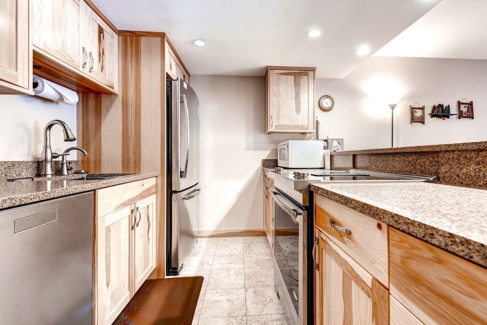 Mountainside Condominiums by CRMR