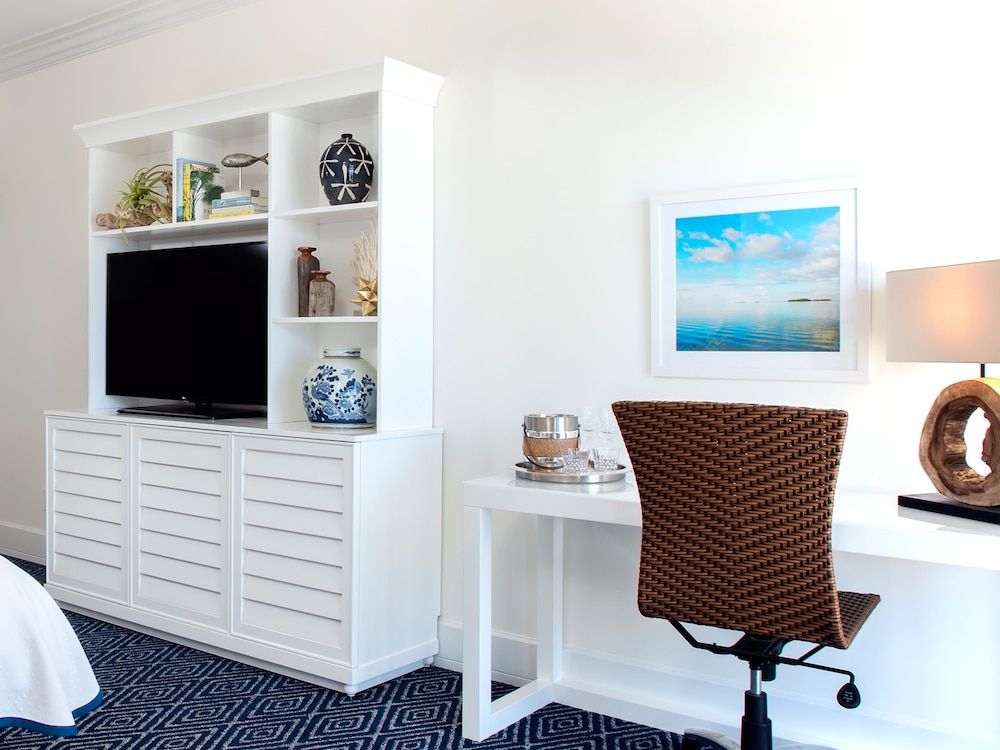 Oceans Edge Key West Resort, Hotel & Marina Room, 1 King Bed, Balcony, Ocean View 10