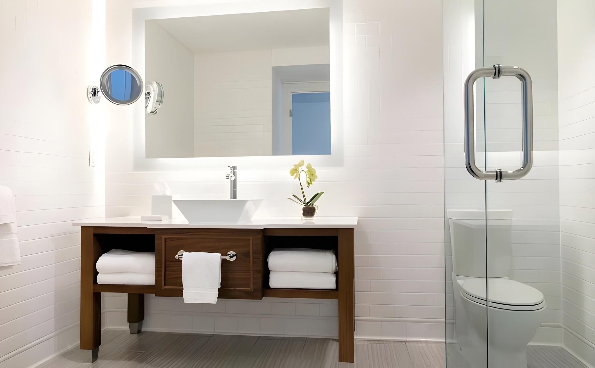 King Suite Partial Water View