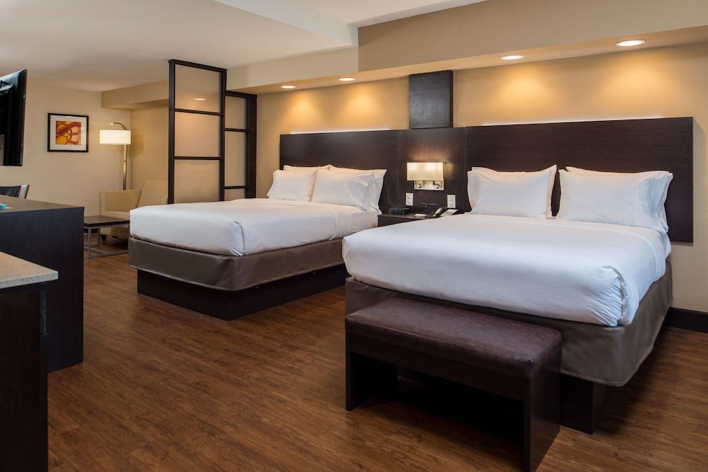 Standard Room, 2 Queen Beds (Extra Floor Space)