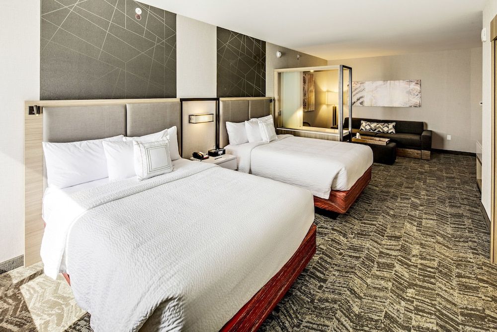 Suite, Multiple Beds (Mobility Accessible, Tub)