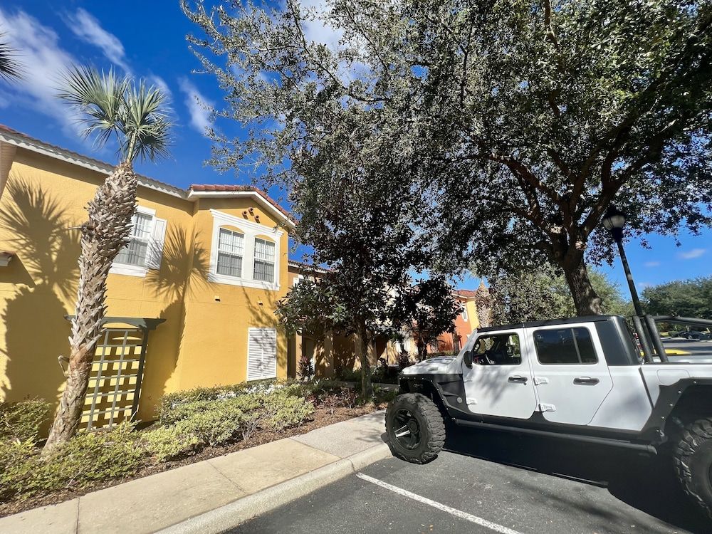 undefined Vacation USA LTD 4