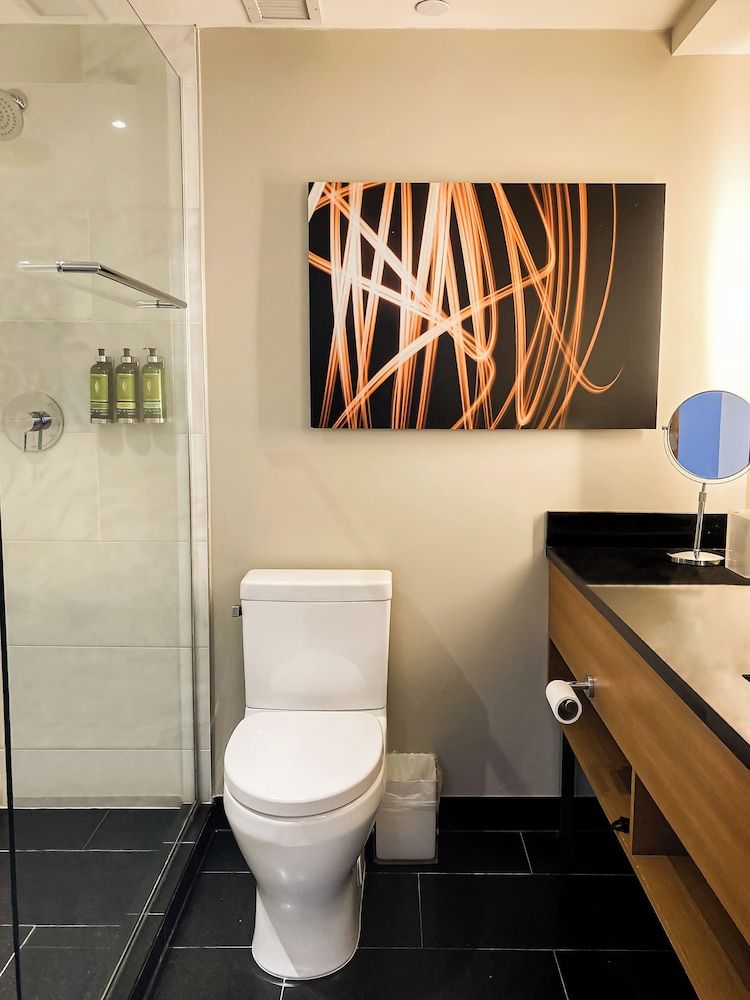 Executive Hotel Le Soleil New York Executive Room, 1 Queen Bed 7