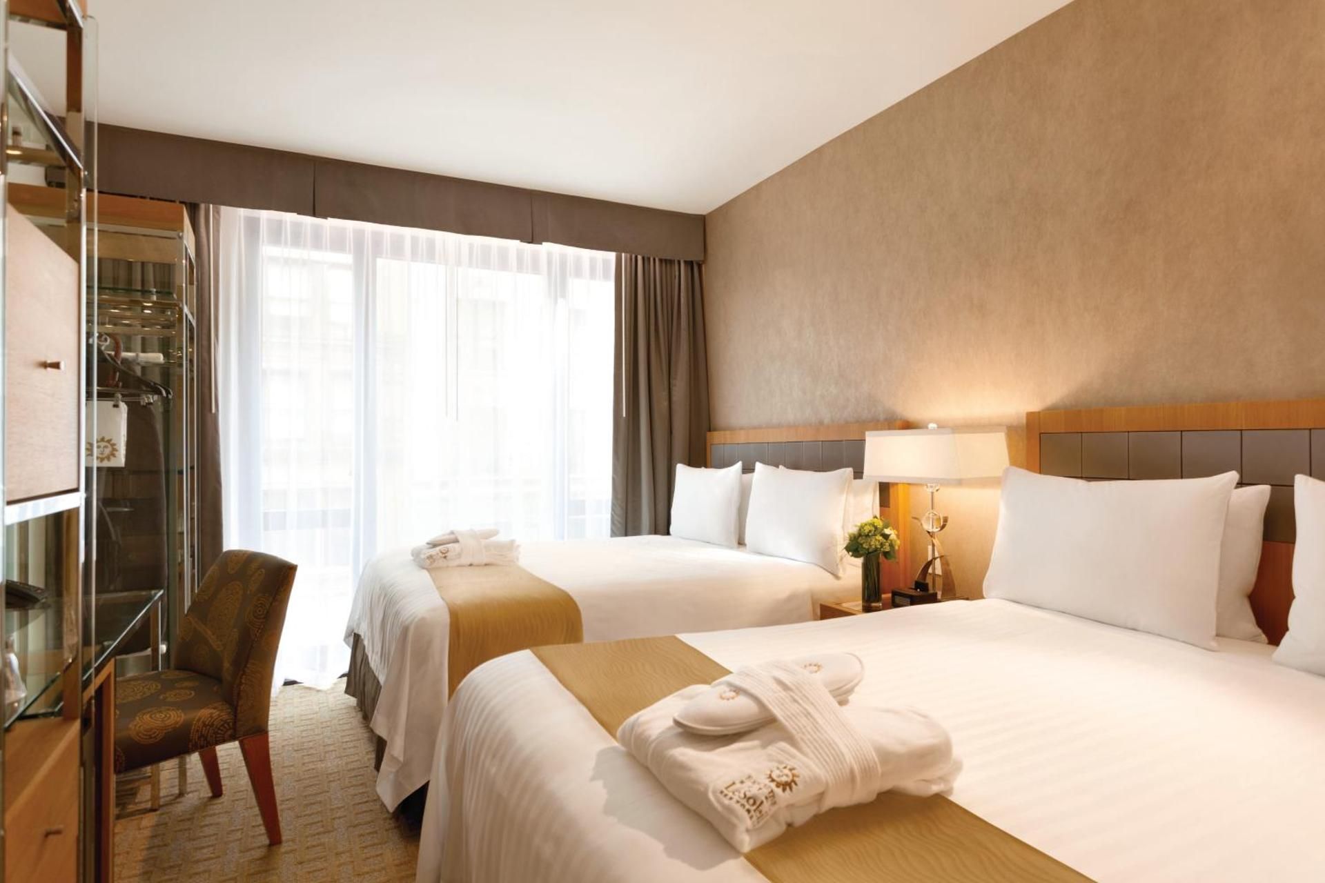 Executive Queen Queen Room