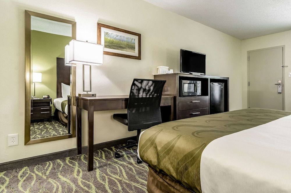Standard Room, 1 King Bed, Smoking