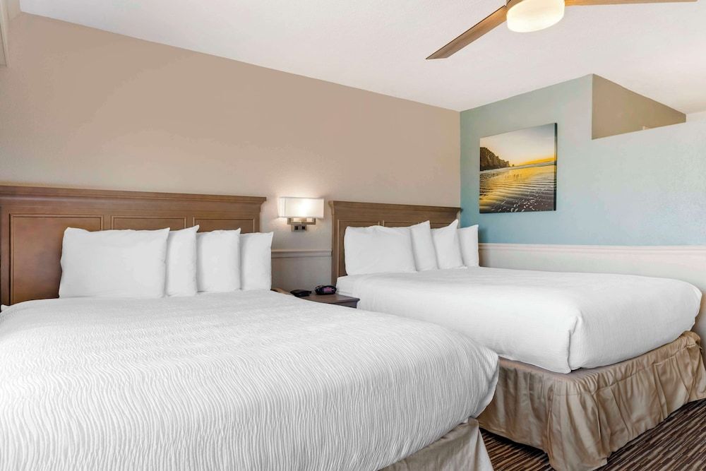 Best Western San Marcos Inn Standard Room, 2 Queen Beds, Balcony, Ocean View 5