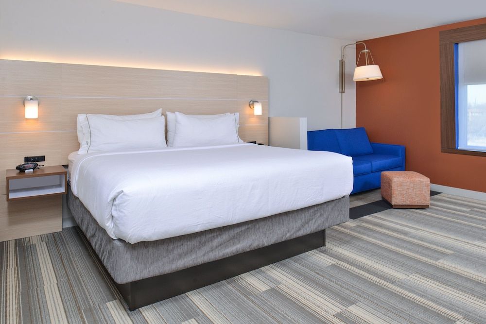 Suite, 1 King Bed (Additional Living Area)