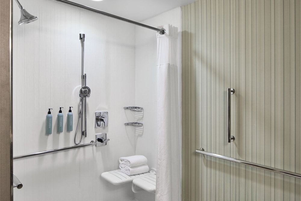 Room, 2 Queen Beds (Hearing Accessible)