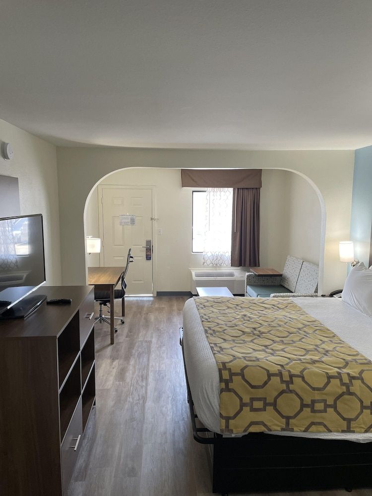 Single Room, 1 King Bed, Non Smoking