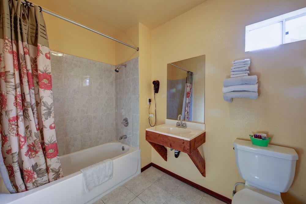 Welcome Inn Deluxe Room, 1 King Bed 4