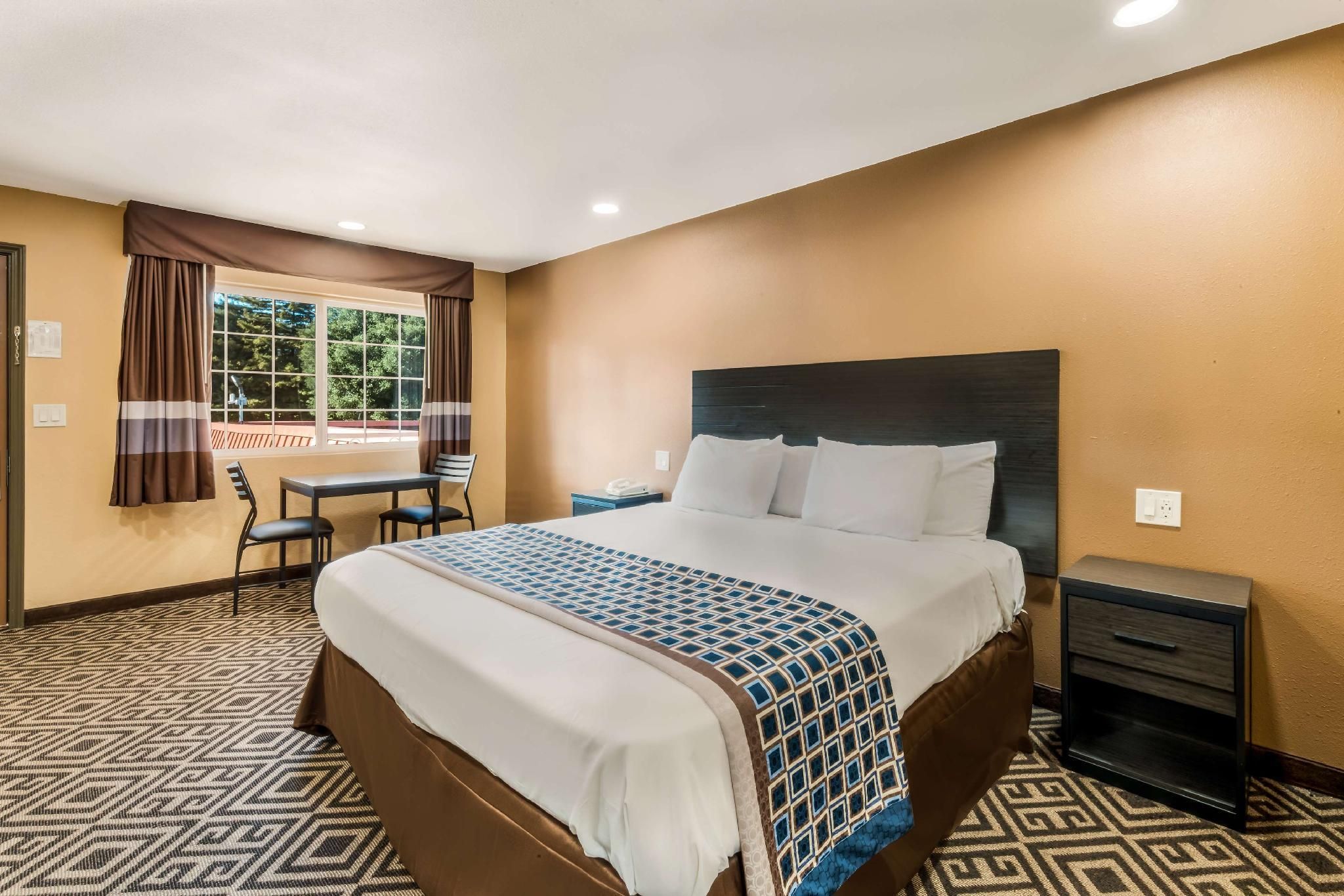 Americas Best Value Inn Ukiah 1 King Bed Smoking