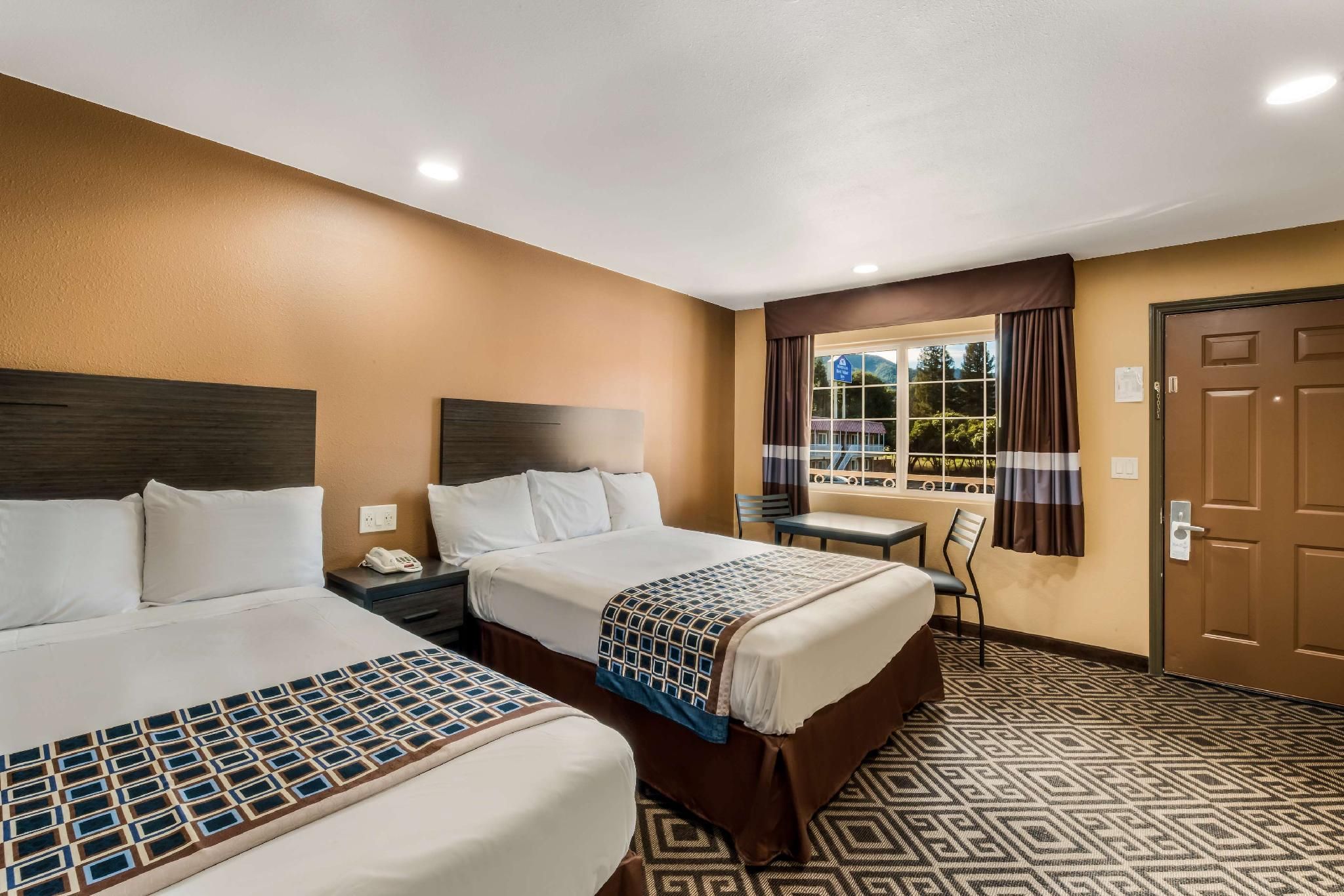 Americas Best Value Inn Ukiah 2 Double Beds Non-Smoking