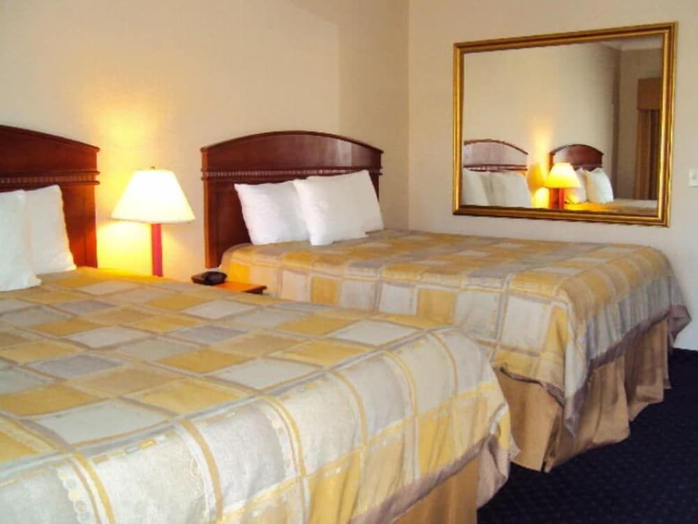 Deluxe Room, 2 Queen Beds, Non Smoking