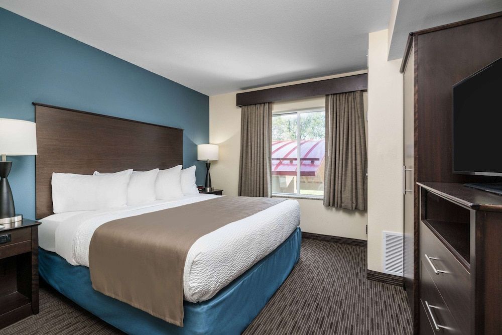 Suite, 1 King Bed, Non Smoking