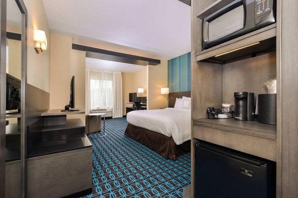 Suite, 1 King Bed with Sofa bed, Non Smoking