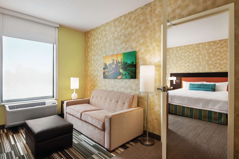 Suite, 1 King Bed, Accessible, Non Smoking (Roll-in Shower)