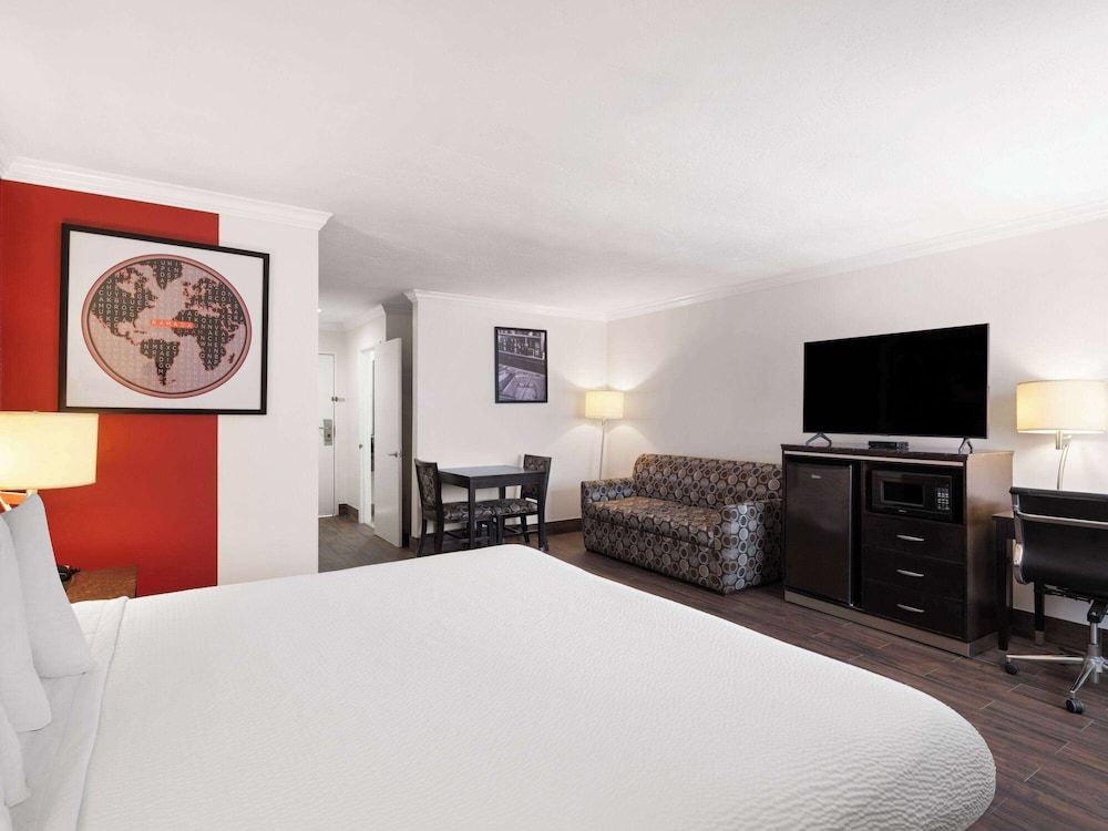Business Room, 1 King Bed, Non Smoking