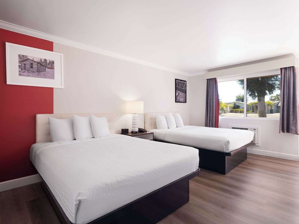 Room, 2 Queen Beds, Non Smoking