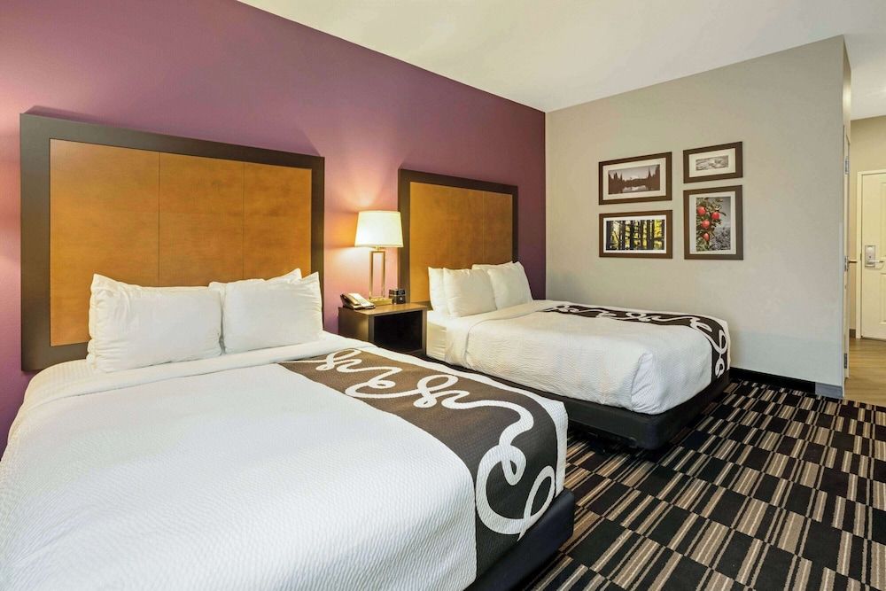 Room, 2 Queen Beds, Non Smoking (Mobility)