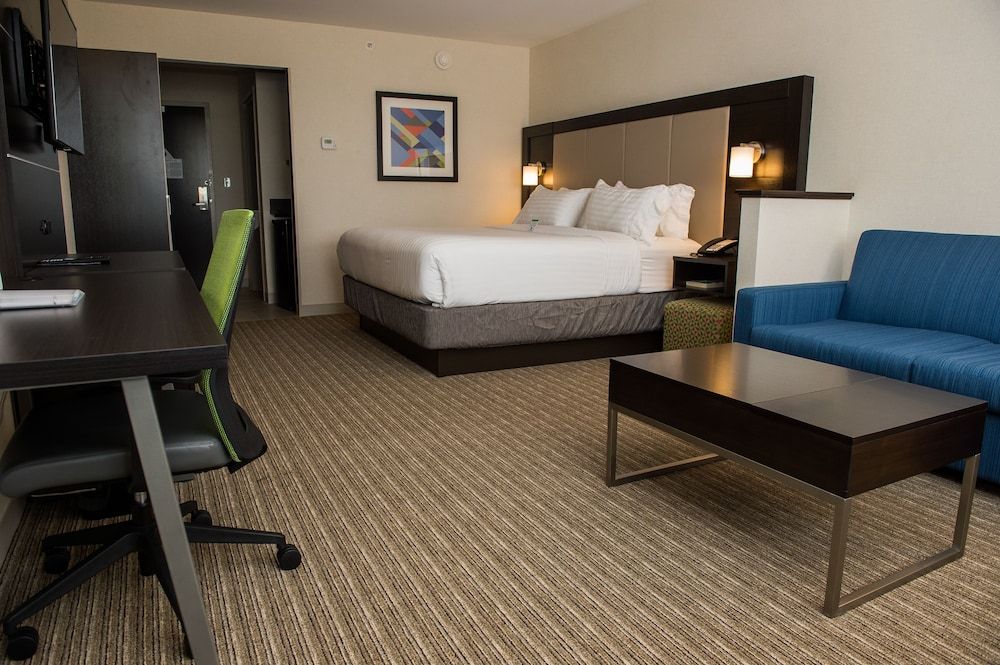 Suite, 2 Queen Beds, Accessible (Mobility, Roll-In Shower)