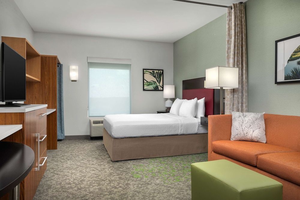 Studio, 1 Queen Bed with Sofa Bed, Accessible (Hearing)