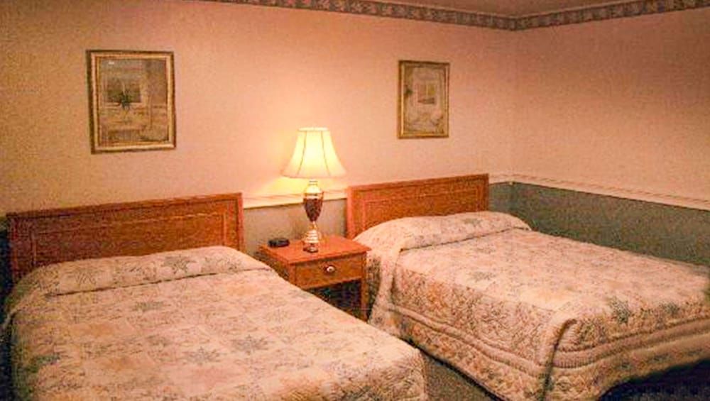 Room, 2 Double Beds, Non Smoking, Private Bathroom
