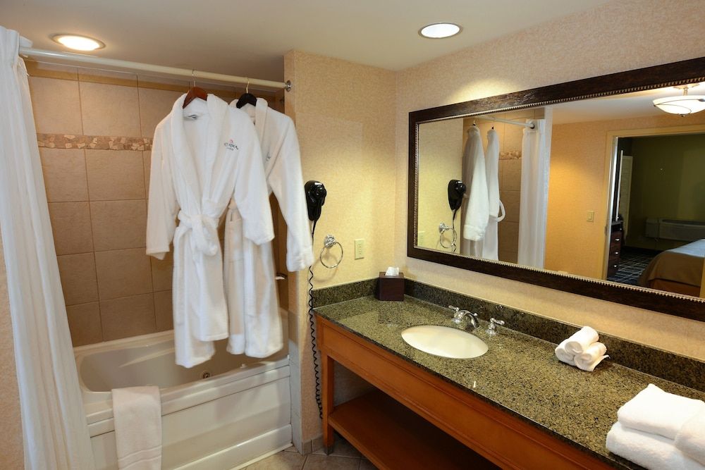 Odawa Hotel Premium Suite, 1 King Bed with Sofa bed, Non Smoking 4