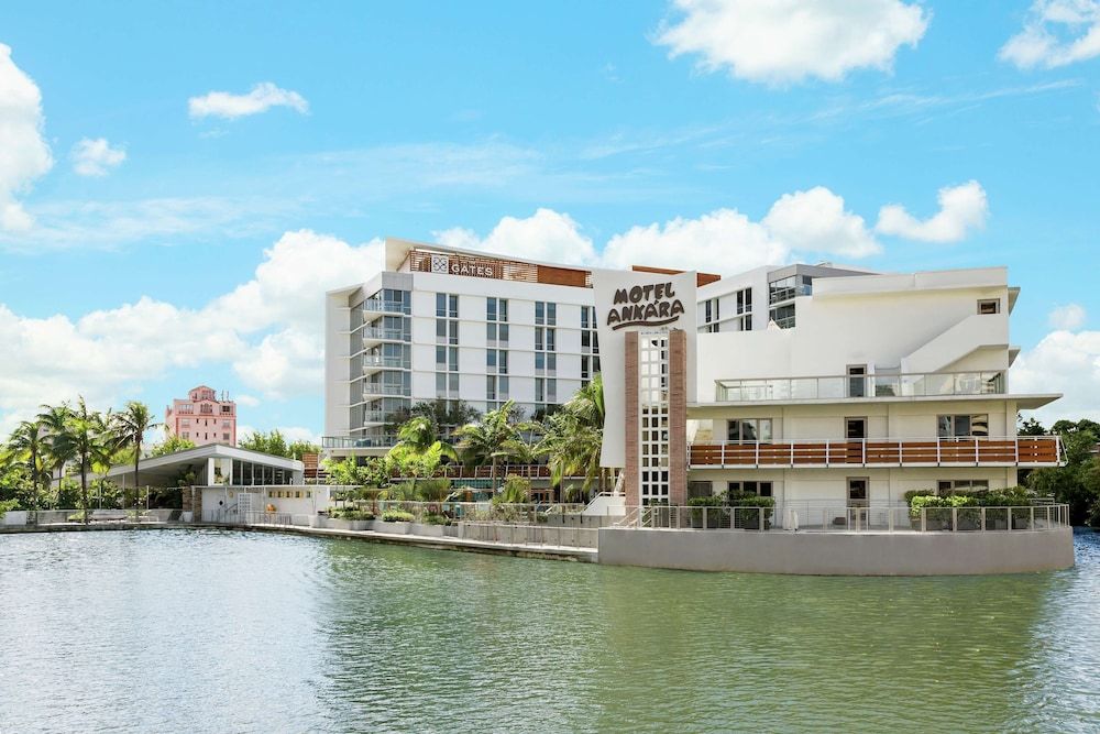 undefined The Gates Hotel South Beach 10