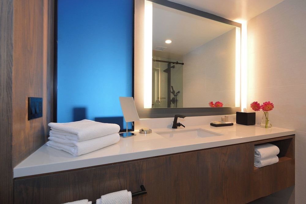 undefined Renaissance Reno Downtown Hotel & Spa 9