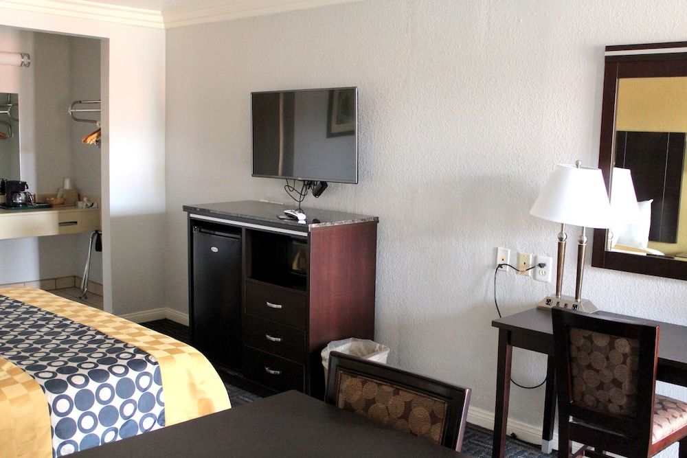 Orange Show Inn San Bernardino Standard Room, 1 King Bed, Non Smoking 2