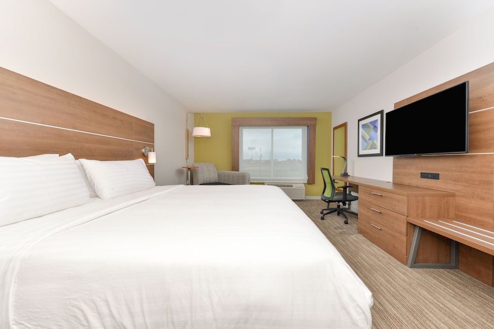Standard Room, 1 King Bed, Accessible (Hearing)