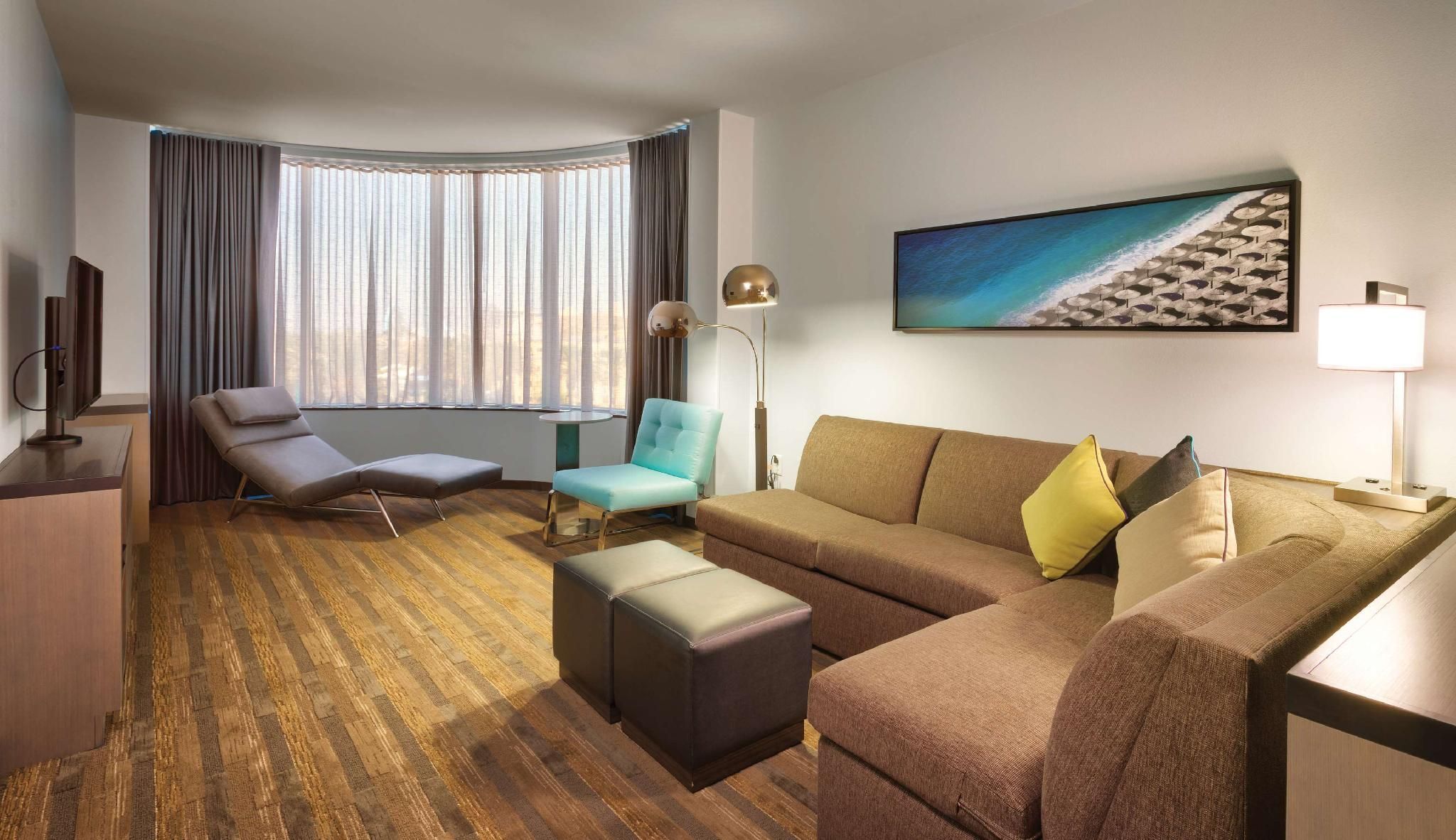 Specialty Onebedroom Kitchen Tower Suite Two Queen Beds (plus Sofa Bed)