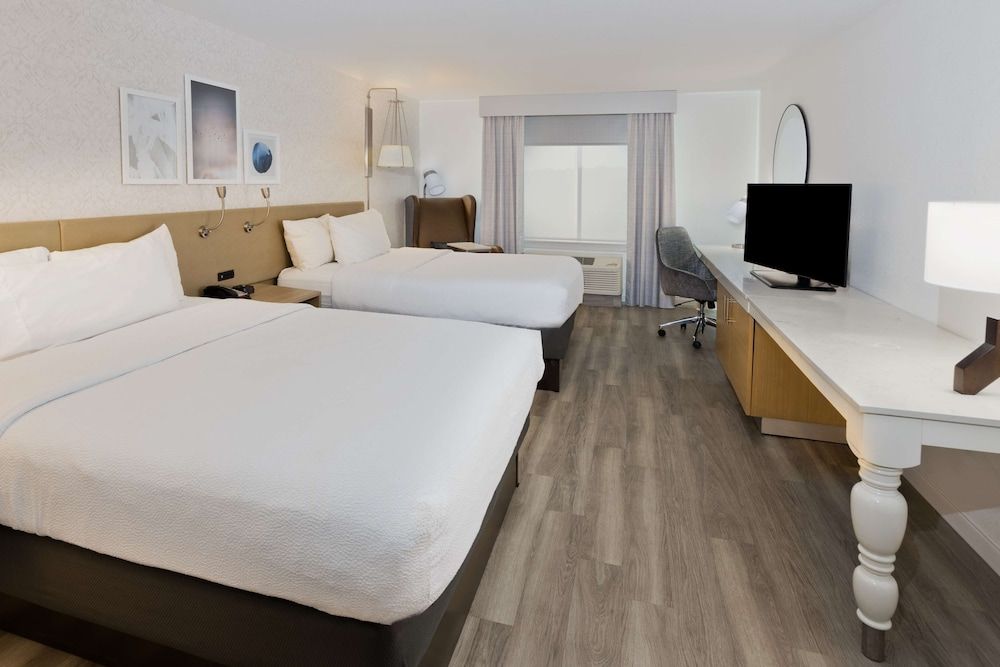 Room, 2 Queen Beds, Microwave