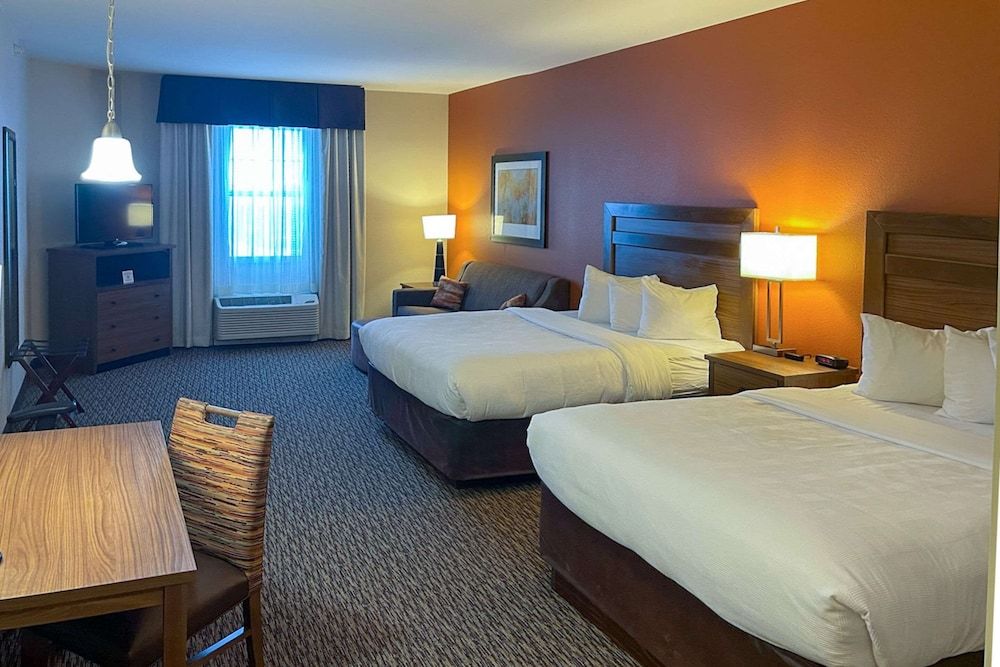 Suite, 2 Queen Beds, Accessible, Non Smoking