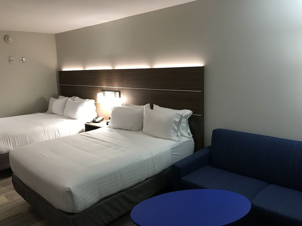Standard Room, 2 Queen Beds, Accessible (Mobility Tub)