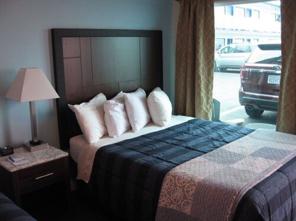 Dolphin Cove Motel Standard Room, 1 Queen Bed 6