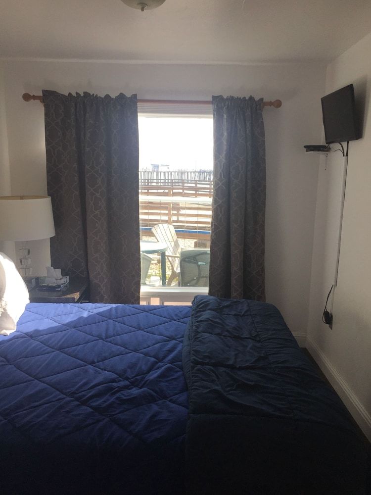 Oceanfront Suite, 1 Queen Bed with Sofabed
