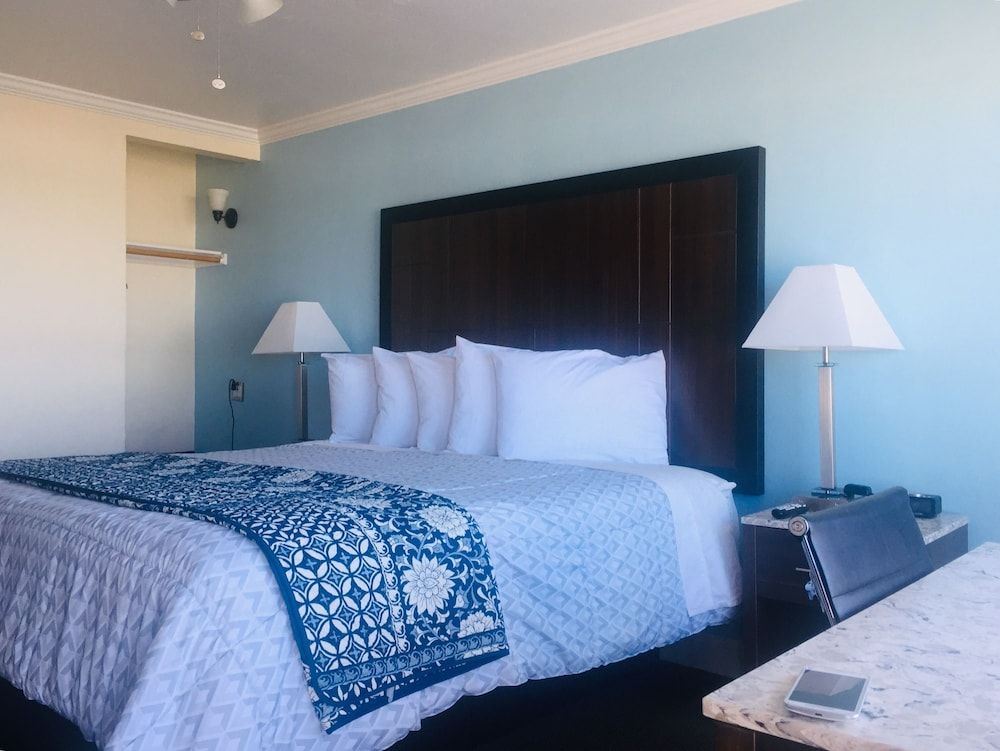 Standard Room, 1 King Bed