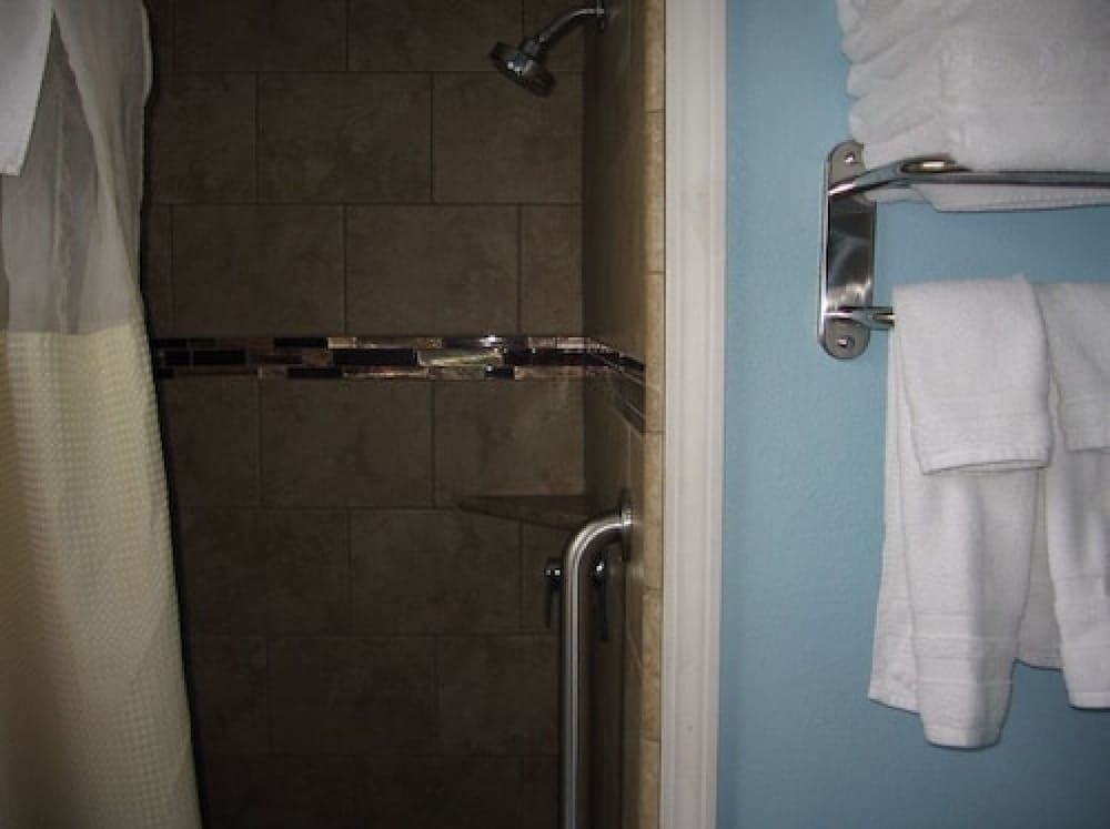 Dolphin Cove Motel Standard Room, 1 Queen Bed 9