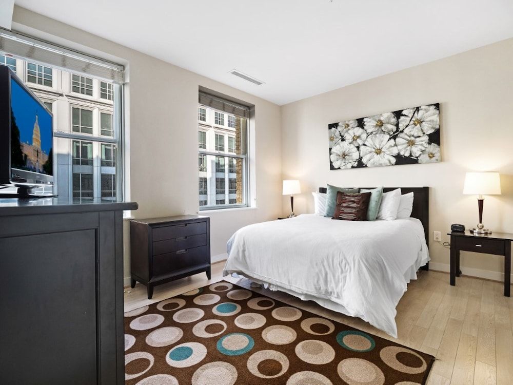 undefined Global Luxury Suites at The White House 10