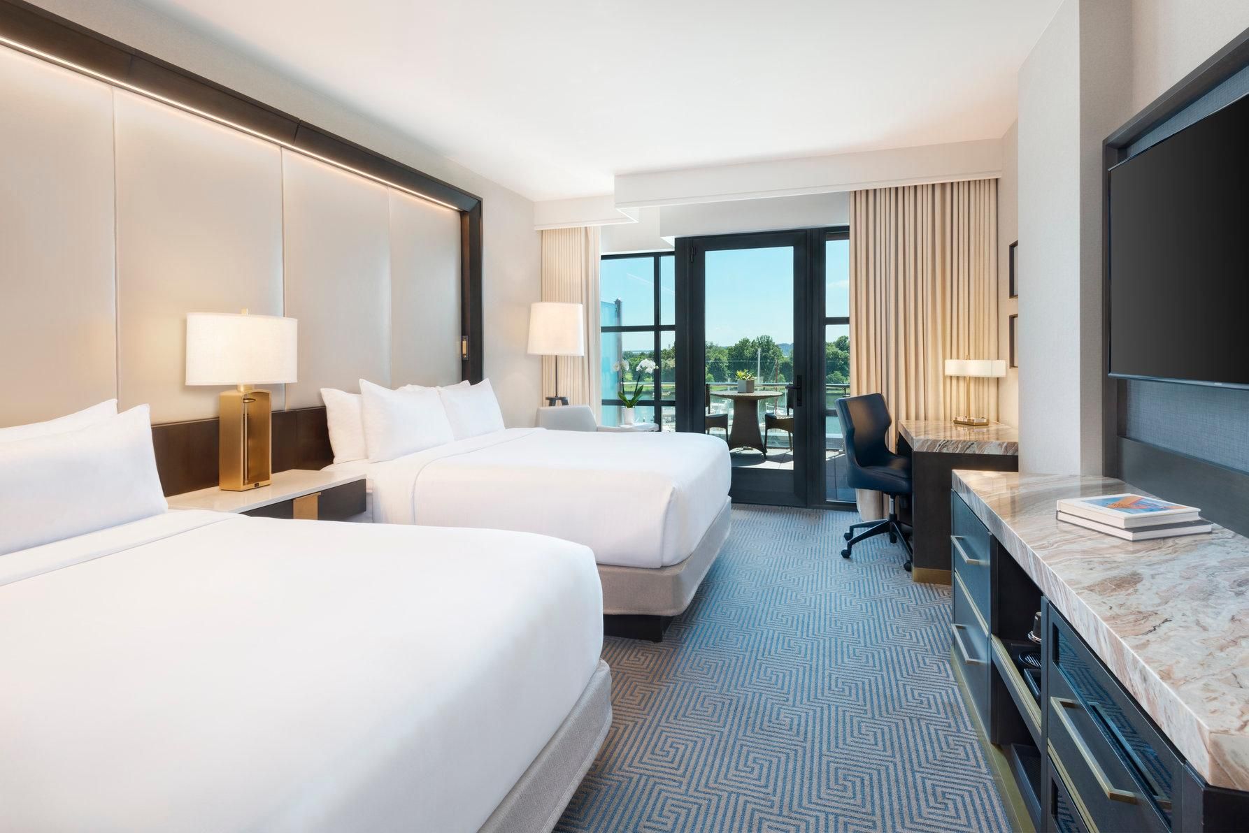 2 Queen Premium River View Balcony