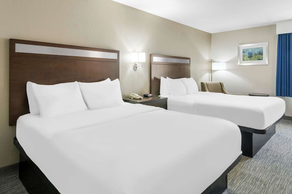Standard Room, 2 Queen Beds, Accessible, Non Smoking (Walk-in Shower)