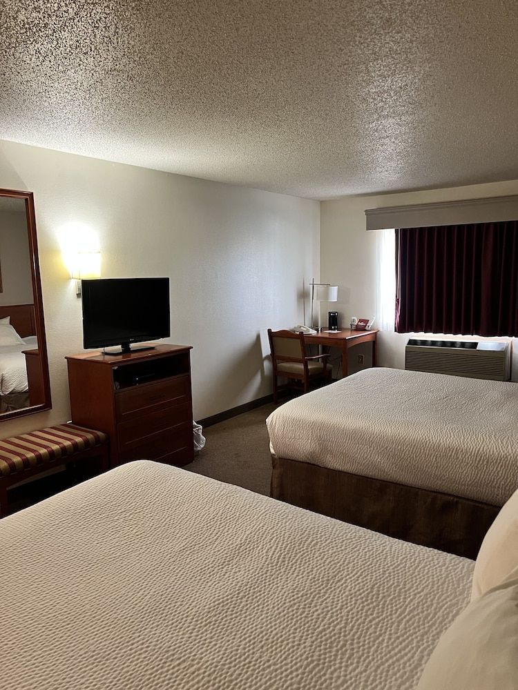 Serena Inn & Suites - Sundance Room, 2 Queen Beds 2