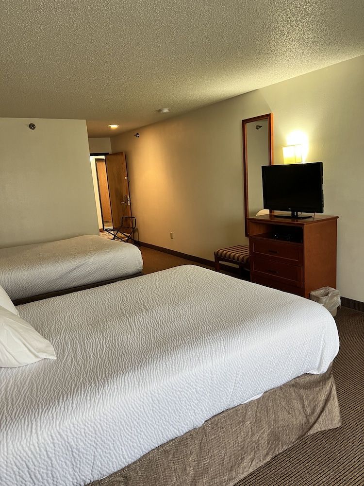 Serena Inn & Suites - Sundance Room, 2 Queen Beds 3