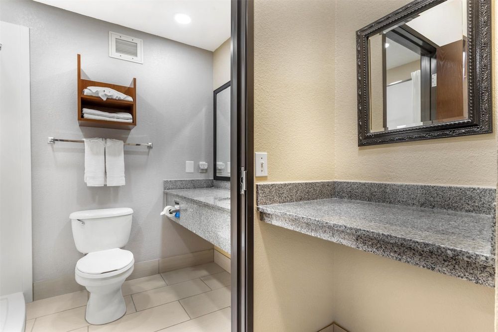 Best Western Plus Yukon Suite, 1 King Bed, Smoking, Refrigerator & Microwave (Walk-in Shower;with Sofabed) 3