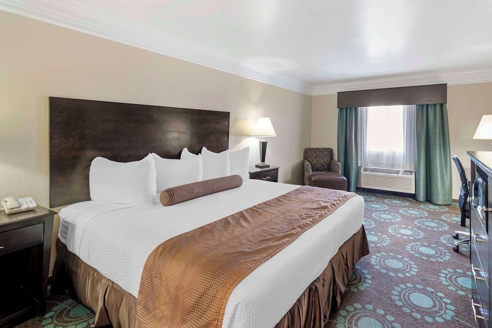 Best Western Liberty Inn Standard Room, 1 King Bed, Accessible, Non Smoking